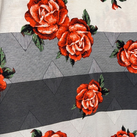 Lularoe Irma Tunic - Picture 2 of 4